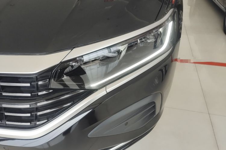 Used Volkswagen Passat 2024 380TSI Dragon Edition Left Front Headlight