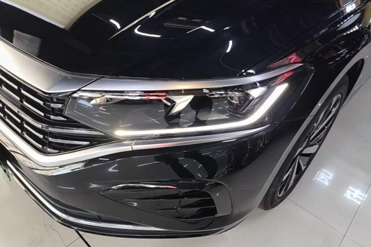 Used Volkswagen Passat 2024 380TSI Elite Edition Left Front Headlight