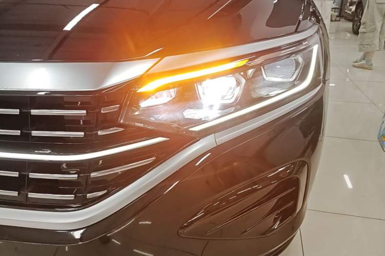 Used Volkswagen Passat 2024 380TSI Luxury Edition Left Front Headlight
