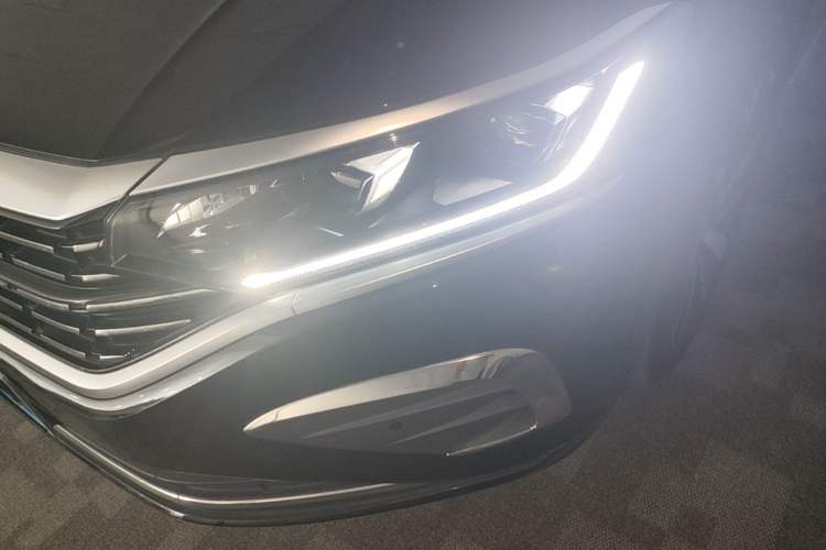 Used Volkswagen Passat 2024 380TSI Elite Edition Left Front Headlight