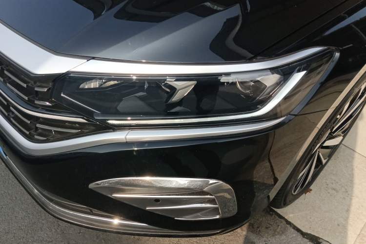 Used Volkswagen Passat 2024 330TSI Elite Edition Left Front Headlight