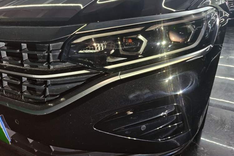 Used Volkswagen Passat 2024 380TSI Luxury Edition Left Front Headlight