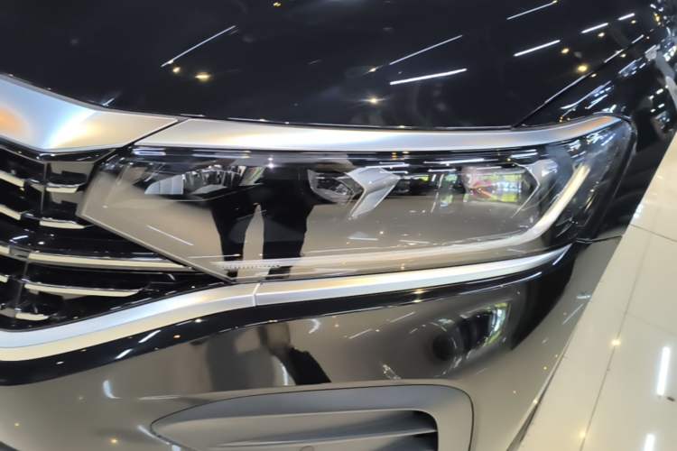 Used Volkswagen Passat 2024 380TSI Elite Edition Left Front Headlight