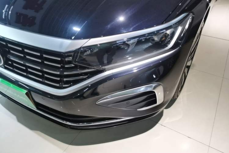 Used Volkswagen Passat 2024 330TSI Elite Edition Left Front Headlight