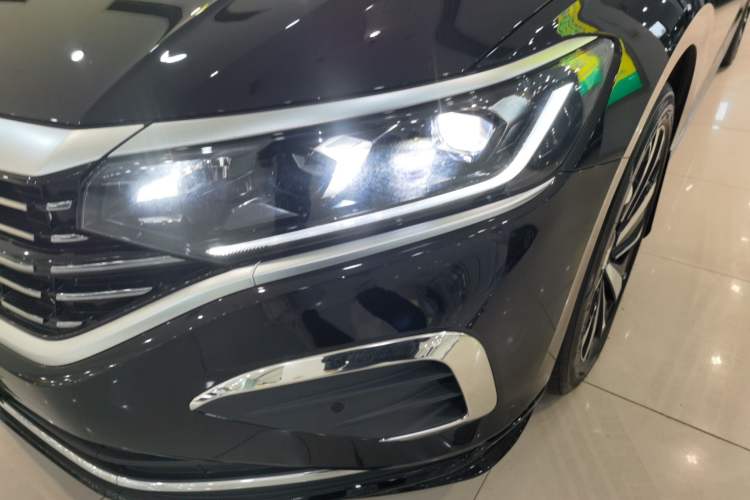 Used Volkswagen Passat 2024 380TSI Elite Edition Left Front Headlight