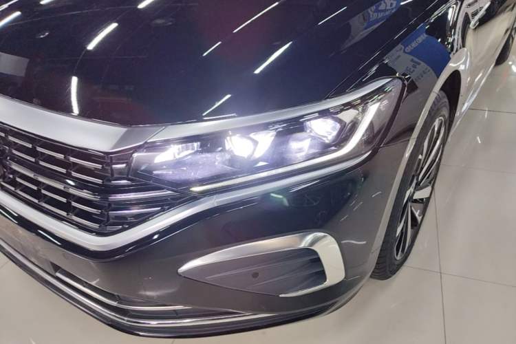 Used Volkswagen Passat 2024 380TSI Dragon Edition Left Front Headlight
