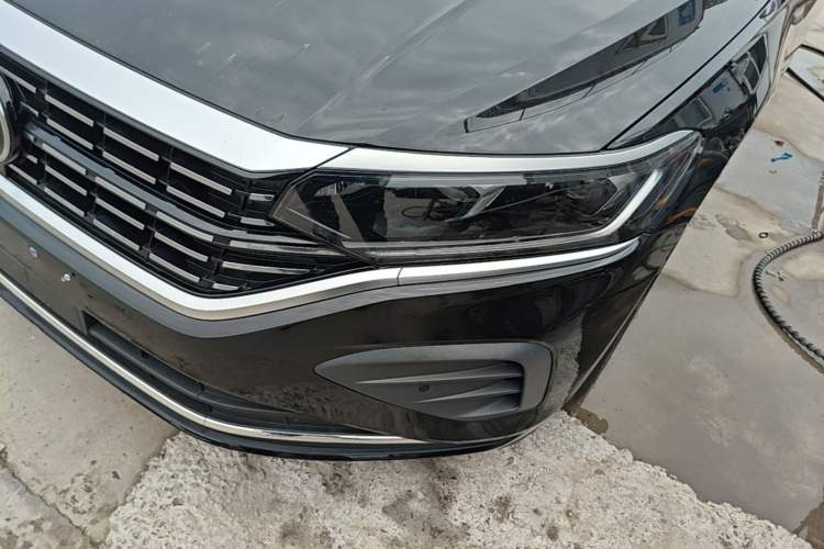 Used Volkswagen Passat 2024 380TSI Dragon Edition Left Front Headlight