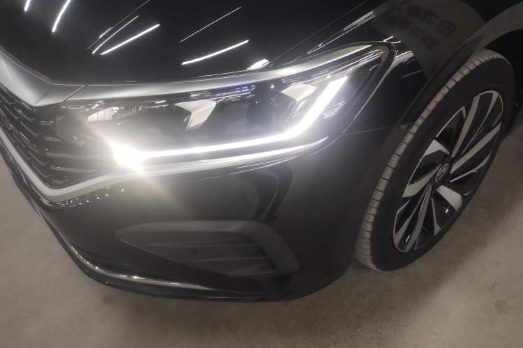 Used Volkswagen Passat 2024 380TSI Dragon Edition Left Front Headlight