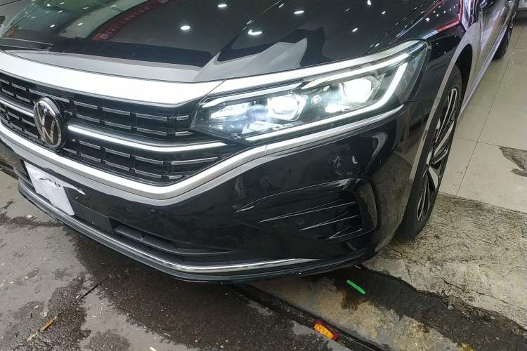 Used Volkswagen Passat 2024 380TSI Luxury Edition Left Front Headlight