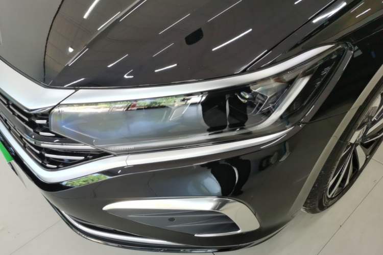 Used Volkswagen Passat 2024 330TSI Elite Edition Left Front Headlight