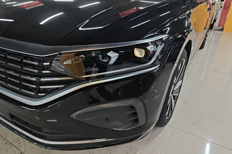 Used Volkswagen Passat 2024 380TSI Elite Edition Left Front Headlight