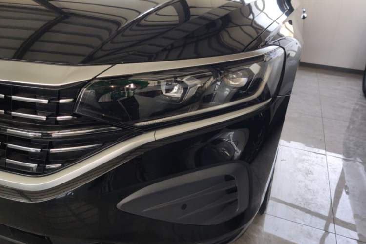 Used Volkswagen Passat 2024 380TSI Dragon Edition Left Front Headlight