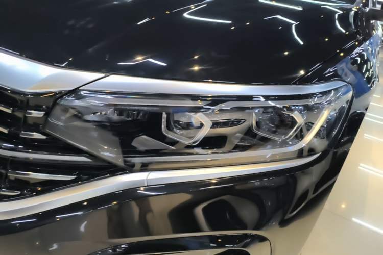 Used Volkswagen Passat 2024 380TSI Luxury Edition Left Front Headlight