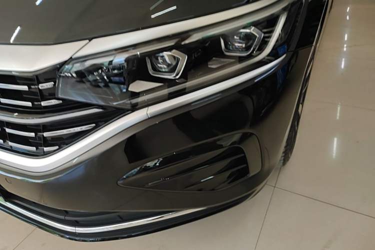 Used Volkswagen Passat 2024 380TSI Luxury Edition Left Front Headlight