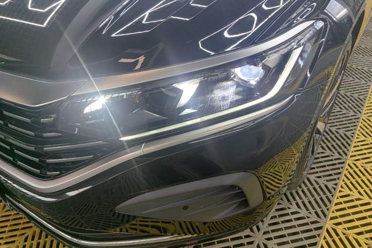 Used Volkswagen Passat 2024 380TSI Dragon Edition Left Front Headlight