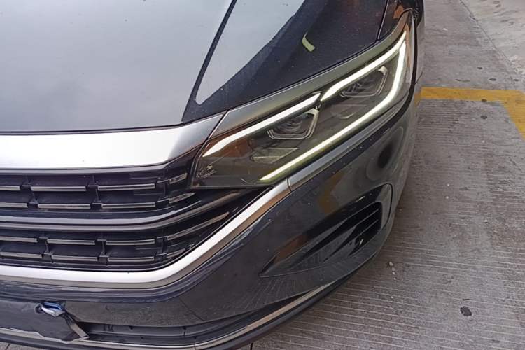 Used Volkswagen Passat 2024 380TSI Luxury Edition Left Front Headlight