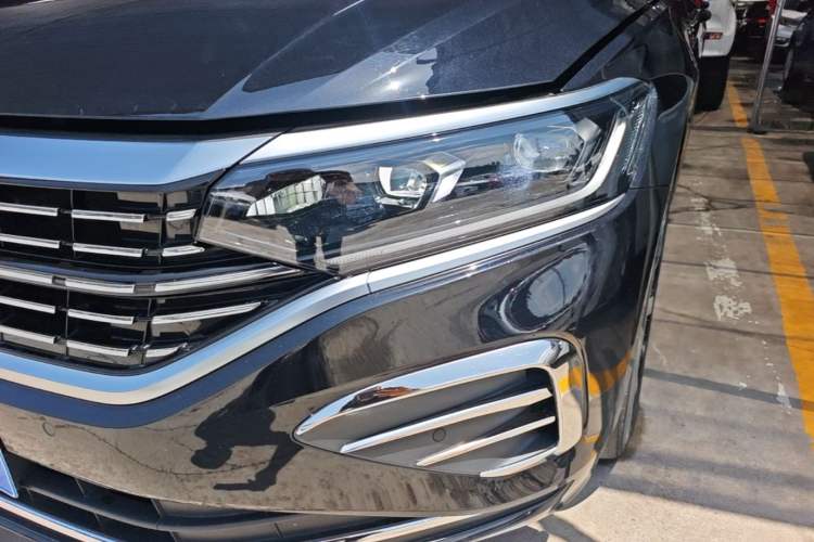 Used Volkswagen Passat 2024 330TSI Elite Edition Left Front Headlight