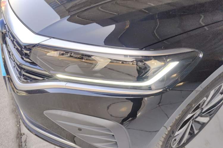 Used Volkswagen Passat 2024 330TSI Elite Edition Left Front Headlight