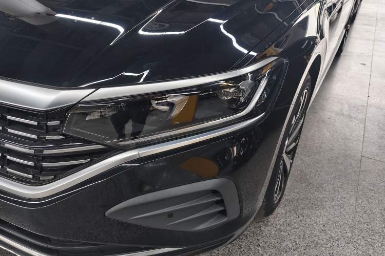 Used Volkswagen Passat 2024 380TSI Dragon Edition Left Front Headlight