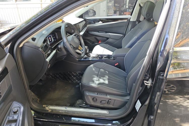 Used Volkswagen Passat 2024 380TSI Starry Dragon Edition Left Front Seat