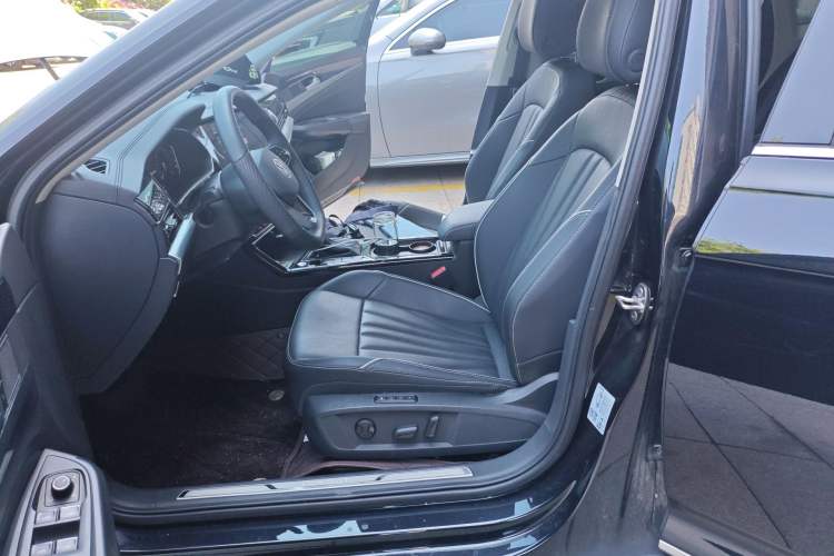 Used Volkswagen Passat 2024 380TSI Dragon Glory Edition Left Front Seat