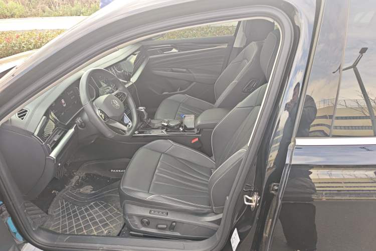 Used Volkswagen Passat 2024 330TSI Elite Edition Left Front Seat