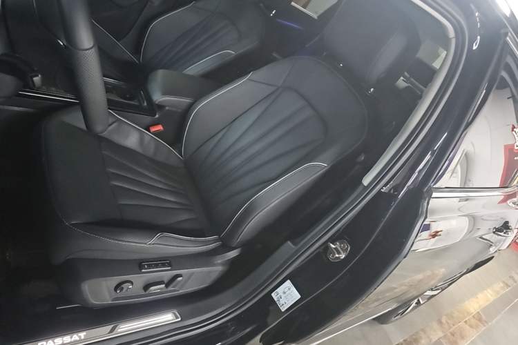 Used Volkswagen Passat 2024 380TSI Luxury Edition Left Front Seat