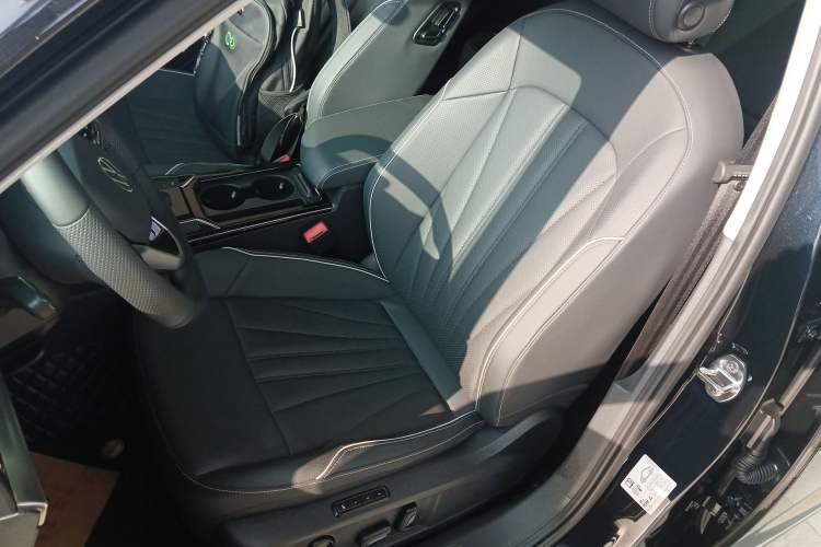 Used Volkswagen Passat 2024 330TSI Elite Edition Left Front Seat