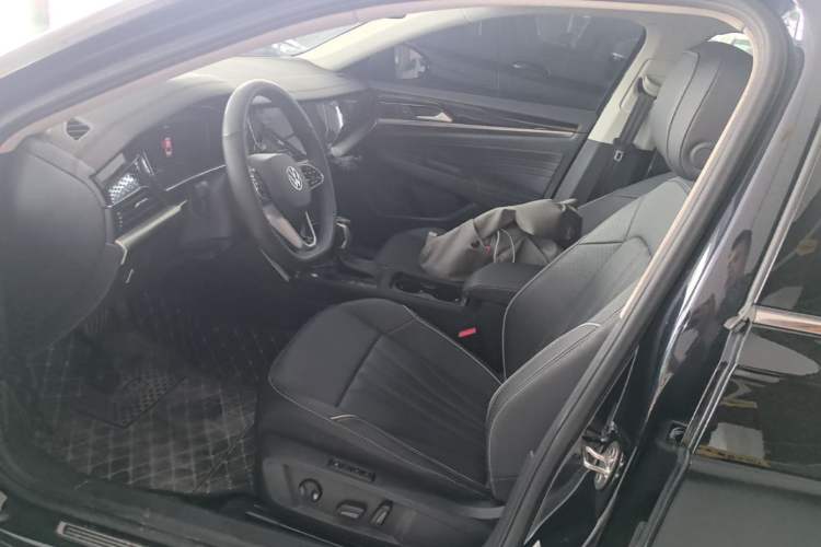 Used Volkswagen Passat 2024 330TSI Elite Edition Left Front Seat