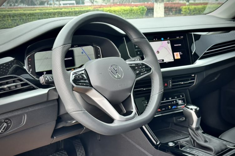 Used Volkswagen Passat 2024 380TSI Luxury Edition Left Front Seat