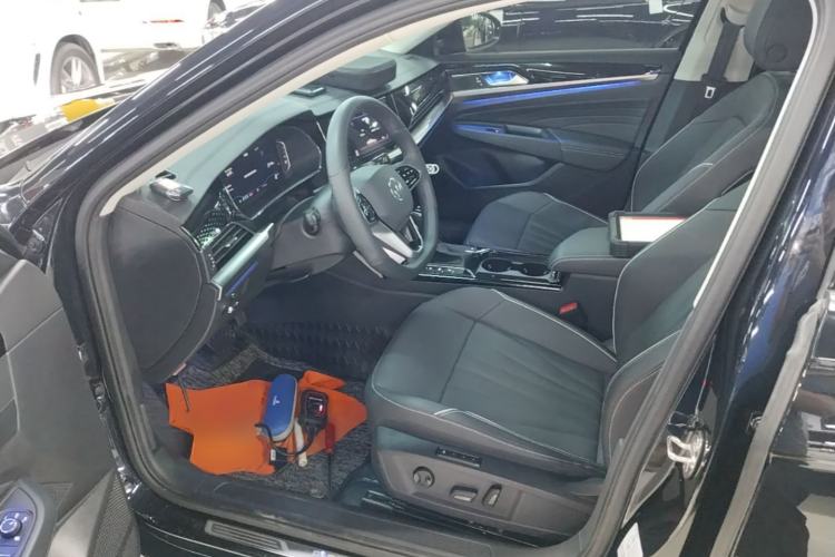 Used Volkswagen Passat 2024 380TSI Dragon Edition Left Front Seat