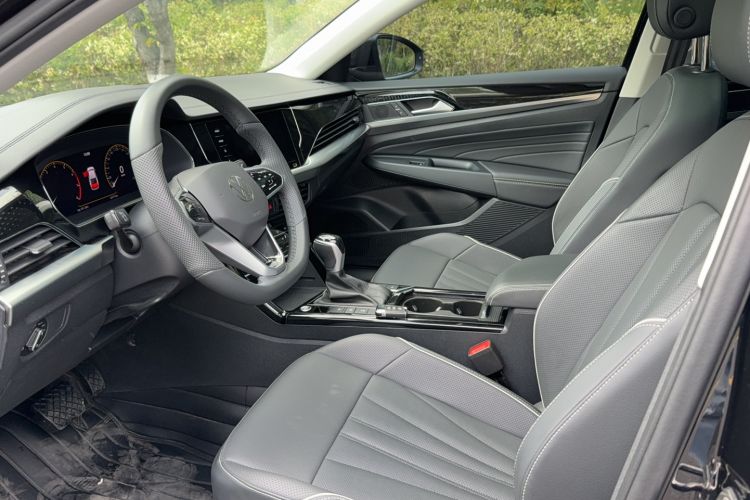 Used Volkswagen Passat 2024 380TSI Dragon Edition Left Front Seat