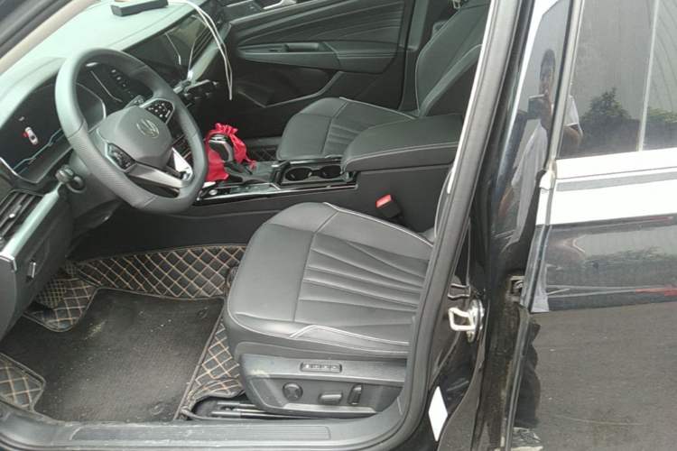 Used Volkswagen Passat 2024 330TSI Elite Edition Left Front Seat