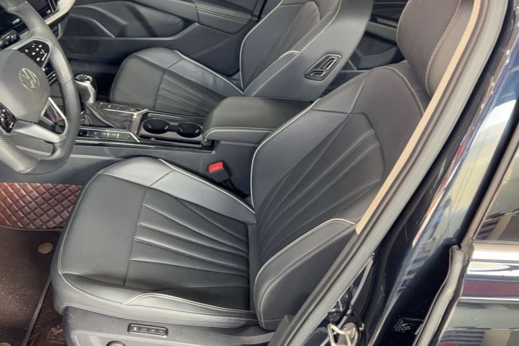 Used Volkswagen Passat 2024 330TSI Elite Edition Left Front Seat