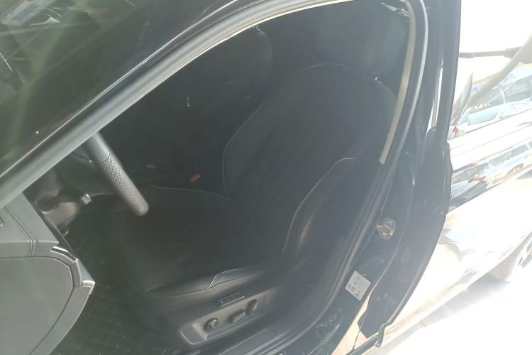 Used Volkswagen Passat 2024 380TSI Starry Dragon Edition Left Front Seat