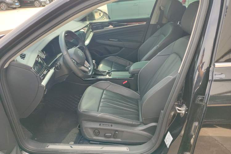 Used Volkswagen Passat 2024 380TSI Starry Luxury Edition Left Front Seat