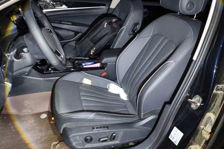 Used Volkswagen Passat 2024 330TSI Elite Edition Left Front Seat