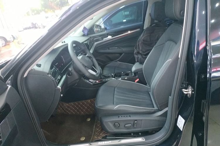 Used Volkswagen Passat 2024 380TSI Luxury Edition Left Front Seat