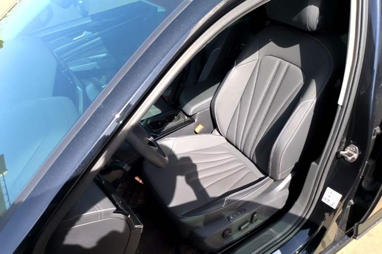 Used Volkswagen Passat 2024 330TSI Starry Elite Edition Left Front Seat