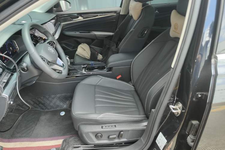 Used Volkswagen Passat 2024 380TSI Starry Luxury Edition Left Front Seat