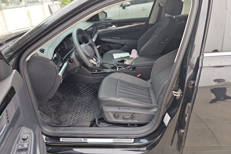 Used Volkswagen Passat 2024 380TSI Dragon Edition Left Front Seat