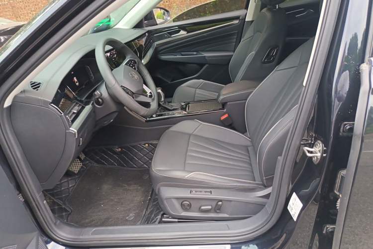Used Volkswagen Passat 2024 380TSI Starry Elite Edition Left Front Seat