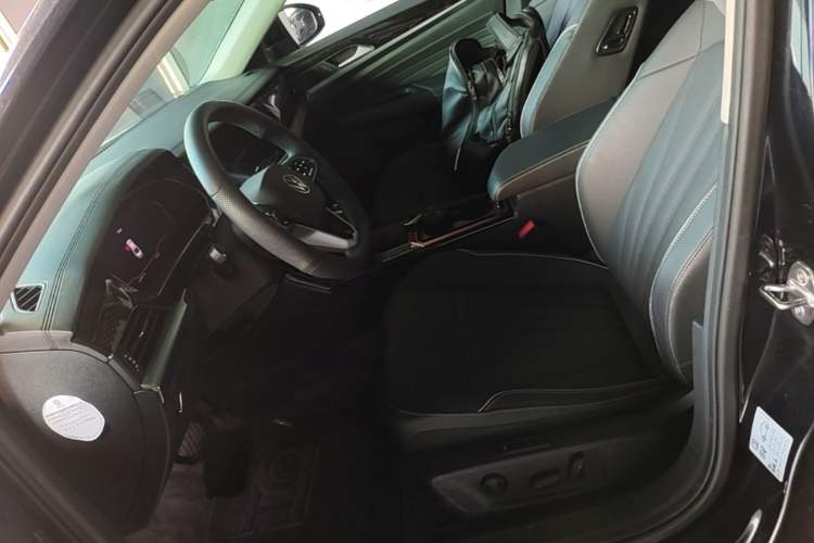 Used Volkswagen Passat 2024 330TSI Elite Edition Left Front Seat