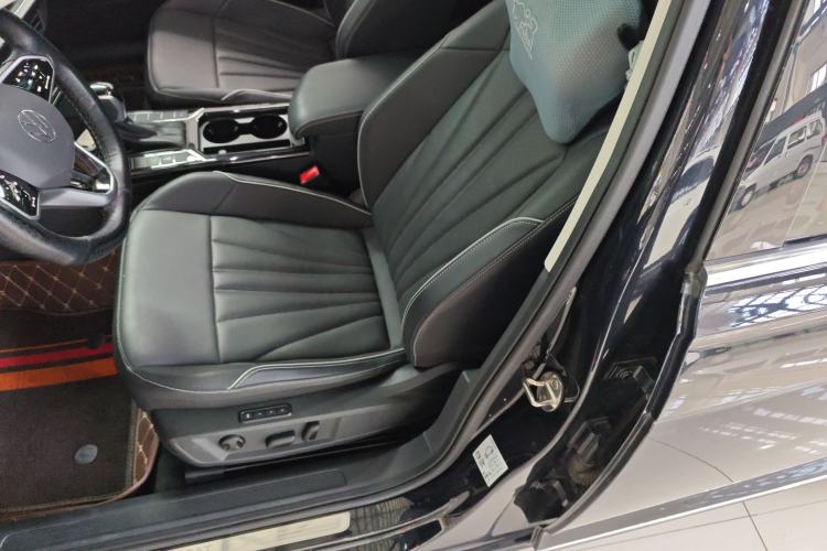 Used Volkswagen Passat 2024 380TSI Dragon Edition Left Front Seat