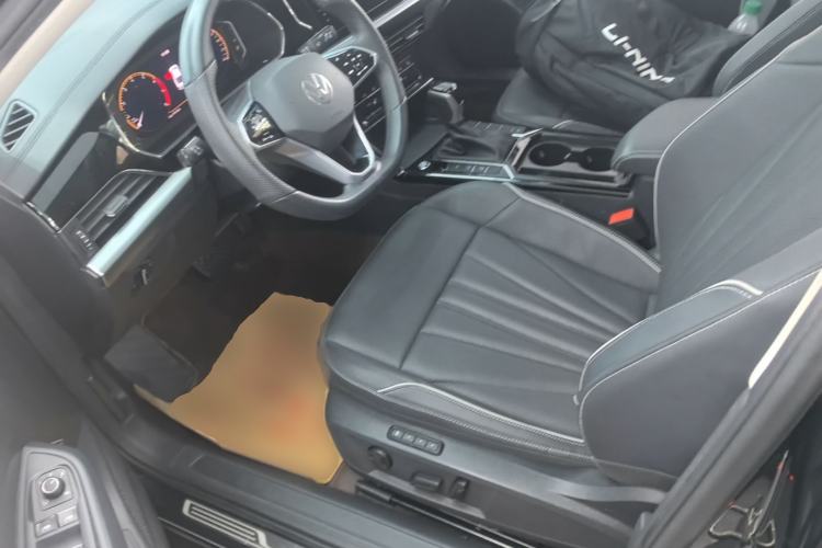 Used Volkswagen Passat 2024 330TSI Starry Elite Edition Left Front Seat