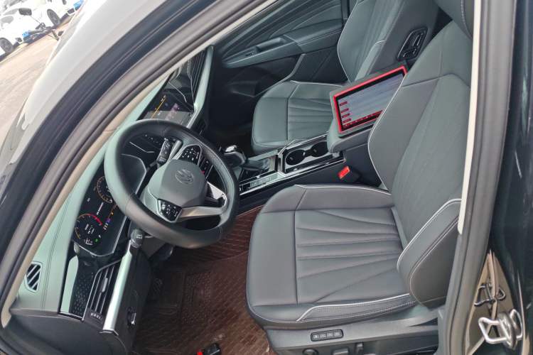 Used Volkswagen Passat 2024 380TSI Dragon Edition Left Front Seat