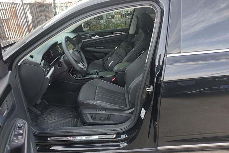 Used Volkswagen Passat 2024 380TSI Starry Dragon Edition Left Front Seat