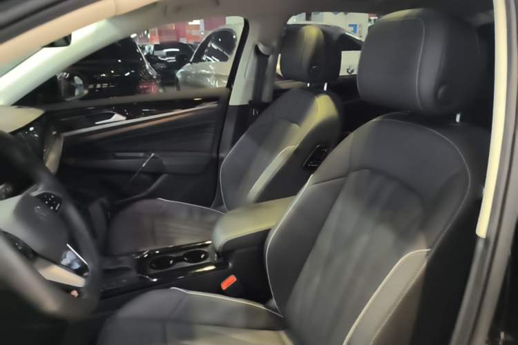 Used Volkswagen Passat 2024 380TSI Luxury Edition Left Front Seat