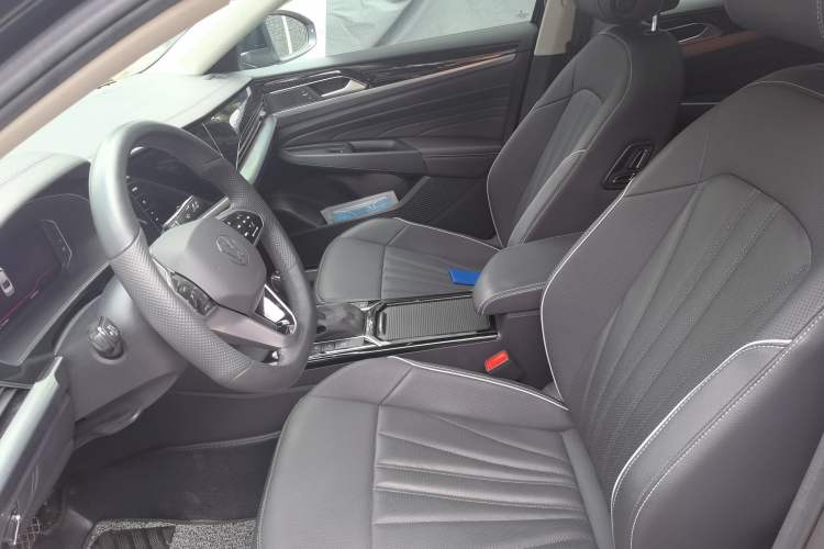 Used Volkswagen Passat 2024 380TSI Luxury Edition Left Front Seat