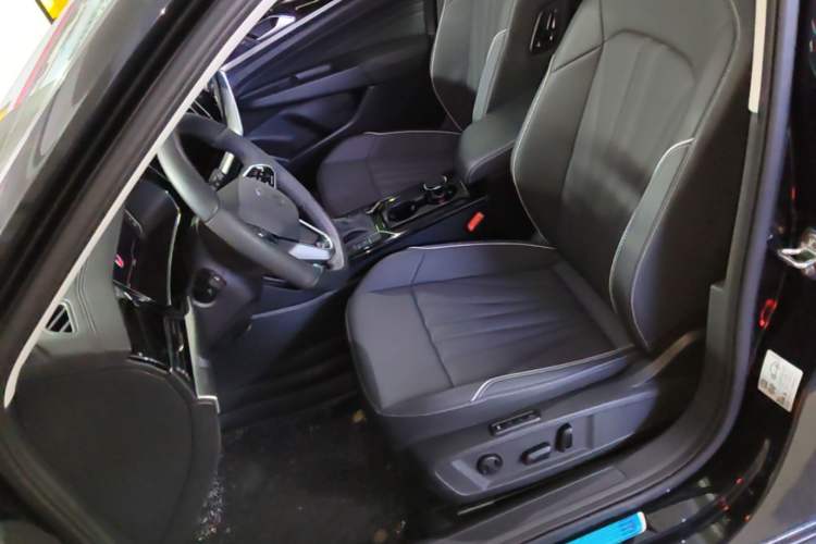 Used Volkswagen Passat 2024 380TSI Dragon Edition Left Front Seat